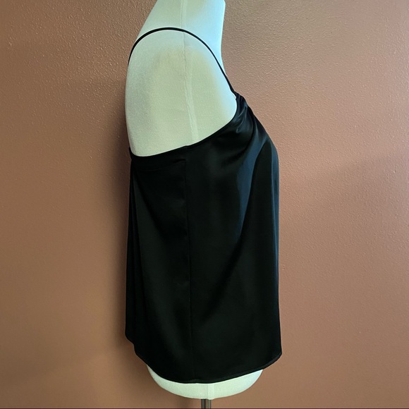 Vince. cross back basic black tank top in size XS silky material - Picture 4 of 6